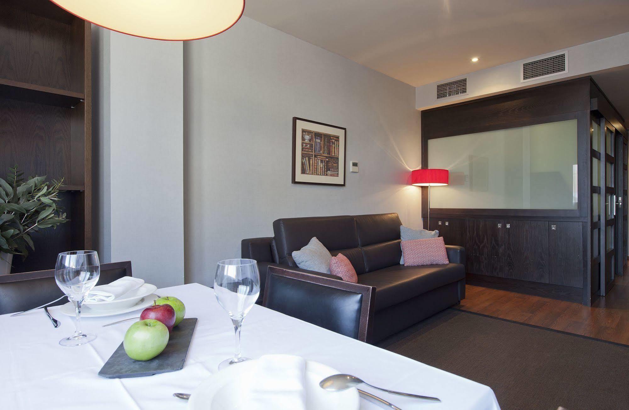 Suites Center Barcelona Eksteriør billede