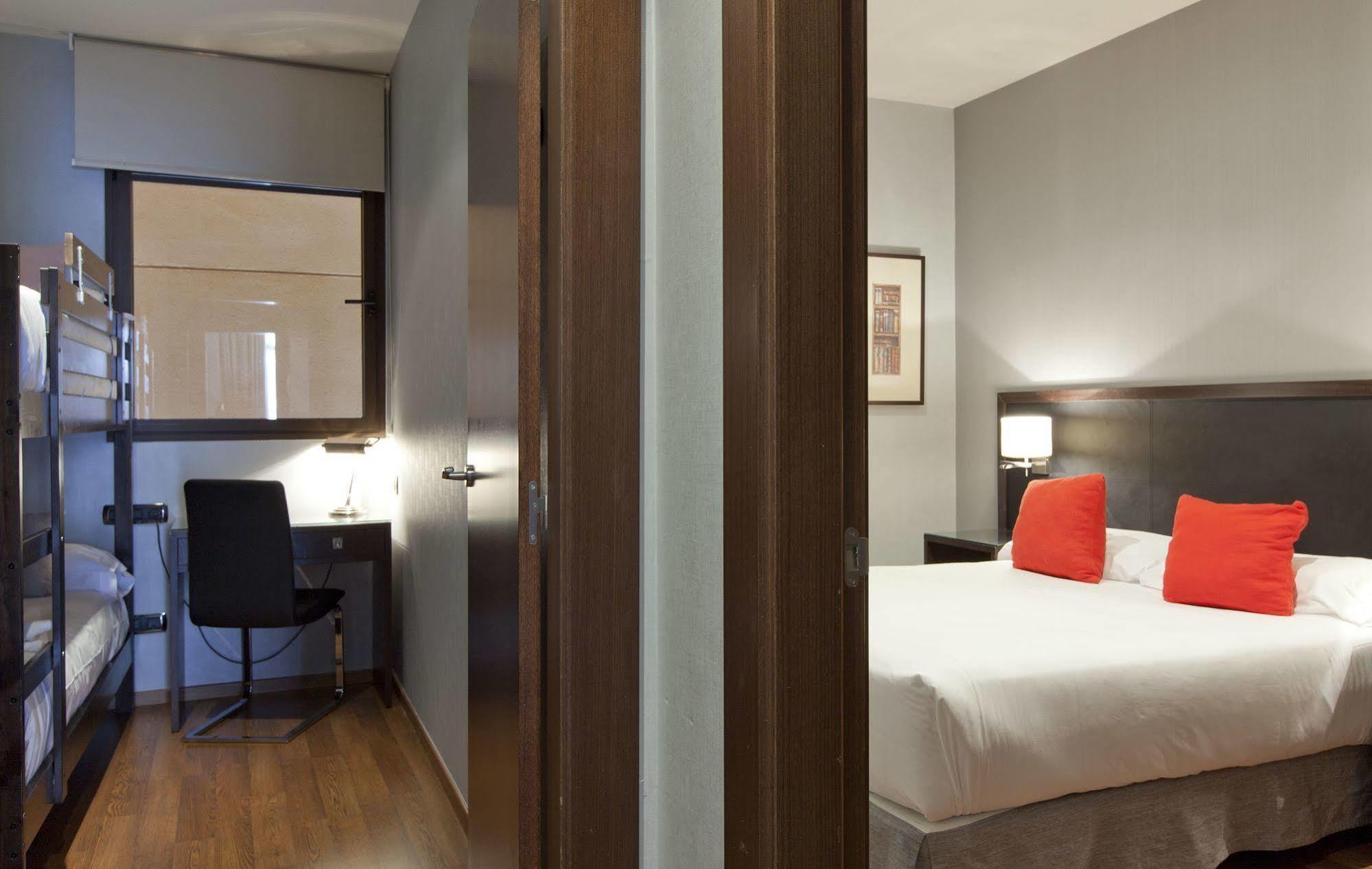 Suites Center Barcelona Eksteriør billede