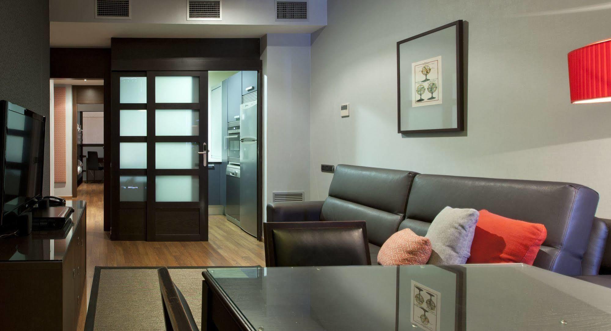 Suites Center Barcelona Eksteriør billede